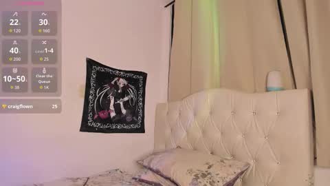 Snapshot of mia_sky_1 chatting on September 28, 1:55 am Mia Sky online show from September 28, 1:55 am