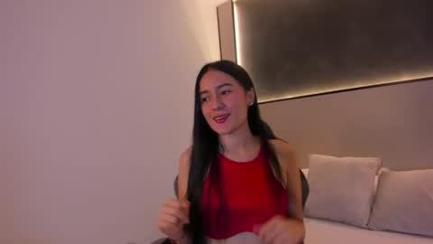 Snapshot of mia_slora chatting on January 17, 11:59 am M I A online show from January 17, 11:59 am