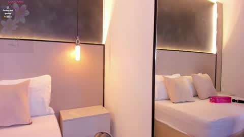 Snapshot of mia_slora chatting on February 5, 11:59 am M I A online show from February 5, 11:59 am