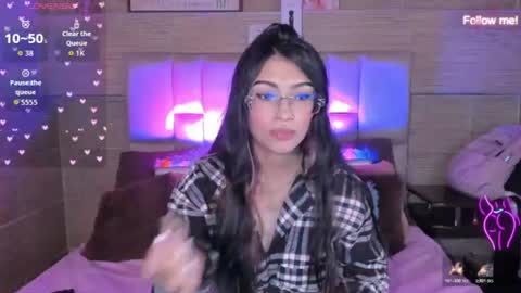 Mia online show from August 4, 12:36 am