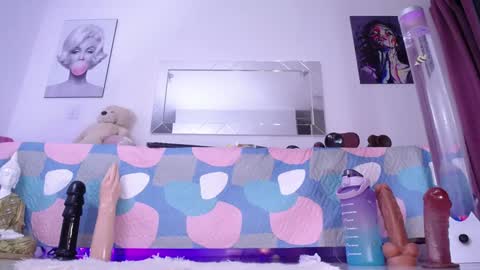 Mia  online show from January 8, 4:12 am