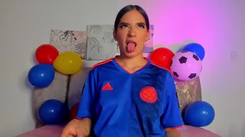 mia_sweetie1 online show from July 7, 7:07 pm