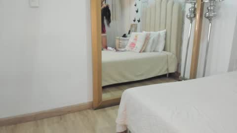 mia_tentacion__ online show from May 10, 3:33 am