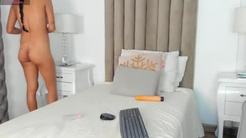 mia_tentacion__ online show from May 27, 12:07 am