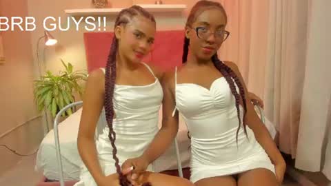 Snapshot of mia_velve chatting on June 22, 11:40 am Mia online show from June 22, 11:40 am