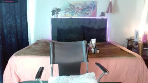 MIA  online show from November 5, 1:44 pm