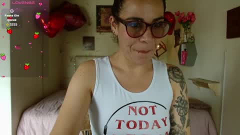 Snapshot of mia_velvet1 chatting on April 7, 1:55 pm MIA online show from April 7, 1:55 pm