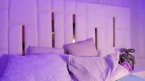 mia_vy online show from October 12, 2:54 am