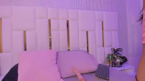 mia_vy online show from October 29, 2:58 am