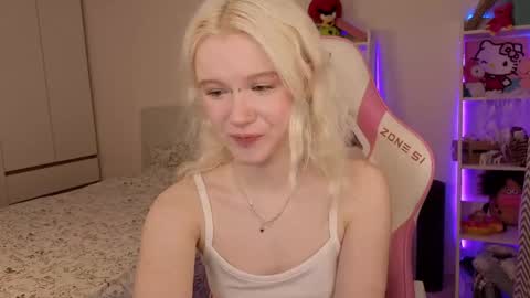 Mia online show from March 21, 3:22 am