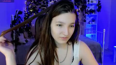 Mia online show from February 11, 10:20 am