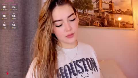 Mia White  online show from March 8, 12:30 pm