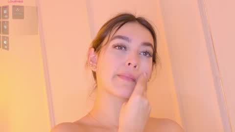 Mia White  online show from May 6, 1:16 pm