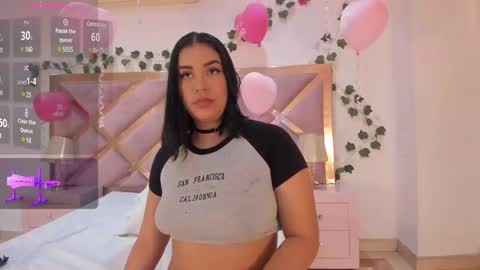 Snapshot of miaa_cameron1 chatting on February 19, 12:33 pm Mia online show from February 19, 12:33 pm