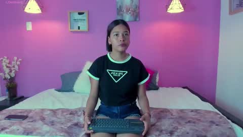 Snapshot of miaa_coleman_ chatting on November 4, 3:22 pm Mia Coleman online show from November 4, 3:22 pm