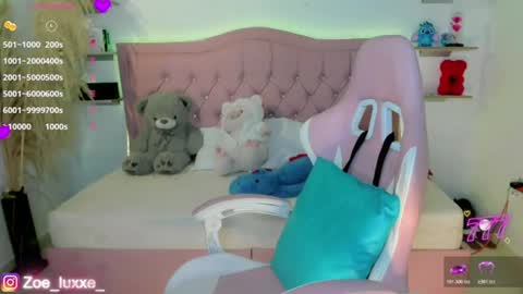 Mia online show from June 13, 9:02 pm