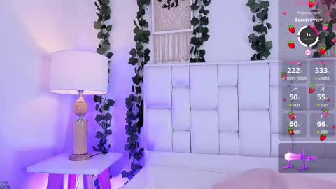 Mia online show from October 29, 12:18 pm