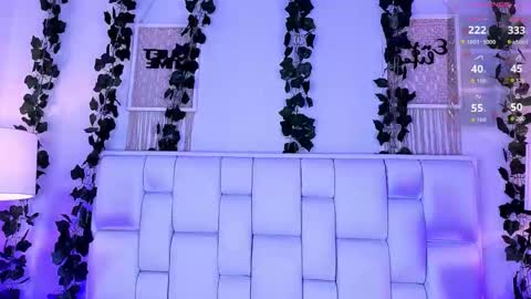 Mia online show from March 22, 11:46 am