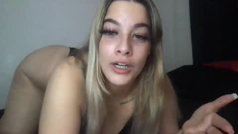 Snapshot of miaaasturbate chatting on October 6, 12:46 pm Mia Moji online show from October 6, 12:46 pm