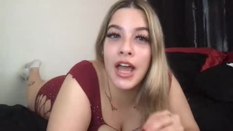 Snapshot of miaaasturbate chatting on October 22, 1:44 pm Mia Moji online show from October 22, 1:44 pm