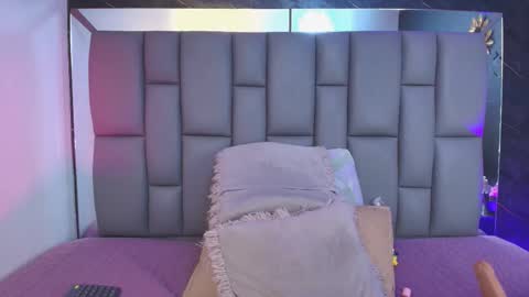 Snapshot of miaabrown__ chatting on September 22, 12:07 pm Mia online show from September 22, 12:07 pm