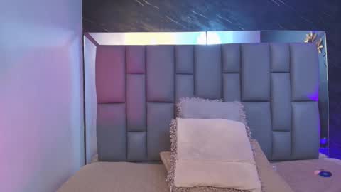 Snapshot of miaabrown__ chatting on October 8, 12:03 pm Mia online show from October 8, 12:03 pm