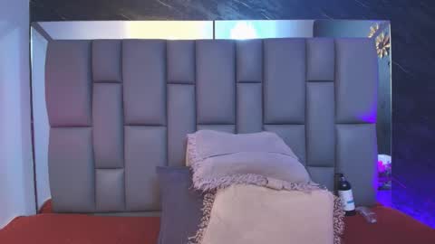 Snapshot of miaabrown__ chatting on October 9, 12:03 pm Mia online show from October 9, 12:03 pm