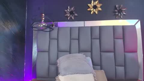 Snapshot of miaabrown__ chatting on November 7, 12:05 pm Mia online show from November 7, 12:05 pm