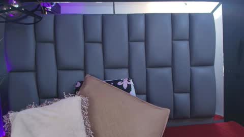 Snapshot of miaabrown__ chatting on November 8, 12:05 pm Mia online show from November 8, 12:05 pm