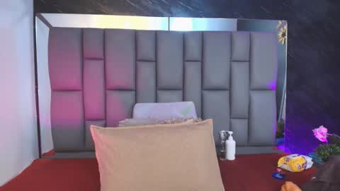 Snapshot of miaabrown__ chatting on November 14, 12:04 pm Mia online show from November 14, 12:04 pm