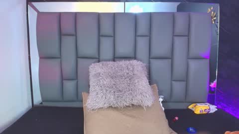 Snapshot of miaabrown__ chatting on November 18, 12:09 pm Mia online show from November 18, 12:09 pm