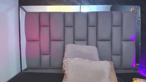 Snapshot of miaabrown__ chatting on November 19, 12:05 pm Mia online show from November 19, 12:05 pm