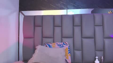 Snapshot of miaabrown__ chatting on November 20, 12:05 pm Mia online show from November 20, 12:05 pm