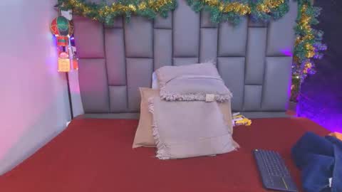 Snapshot of miaabrown__ chatting on November 29, 12:08 pm Mia online show from November 29, 12:08 pm