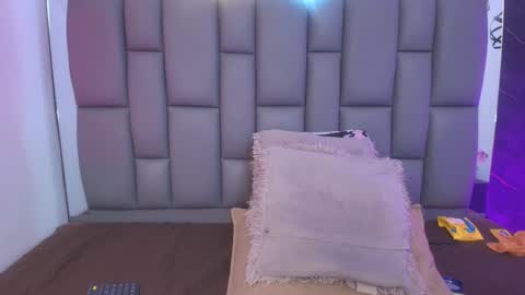 Mia online show from January 16, 12:09 pm