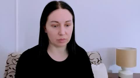 Mia online show from April 10, 3:28 pm