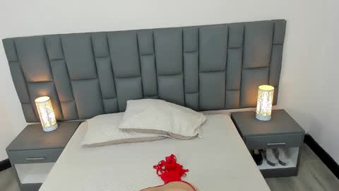 mia red hair molly short hair online show from January 11, 2:41 am