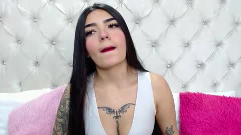 Snapshot of miaasmiith_ chatting on September 9, 11:43 am Alexandra online show from September 9, 11:43 am