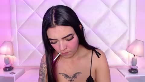 Snapshot of miaasmiith_ chatting on October 4, 12:36 pm Alexandra online show from October 4, 12:36 pm