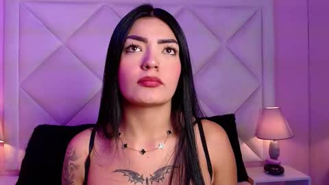 Snapshot of miaasmiith_ chatting on November 18, 2:54 pm Alexandra online show from November 18, 2:54 pm