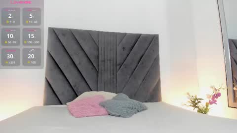 miaatorres_ online show from July 18, 12:09 pm