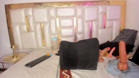 Mia  online show from November 7, 3:06 am