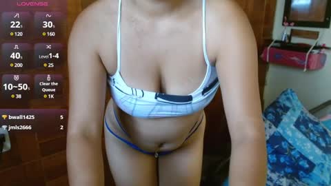 Snapshot of miabrunette23 chatting on February 7, 10:09 pm MIA online show from February 7, 10:09 pm