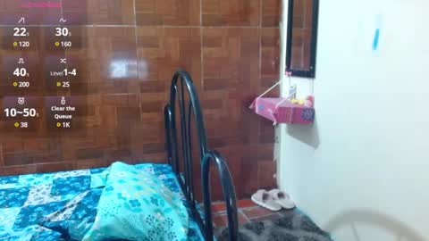 Snapshot of miabrunette23 chatting on February 12, 1:19 am MIA online show from February 12, 1:19 am