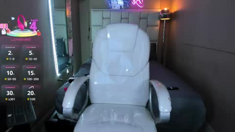 Mia Camille online show from April 28, 6:46 pm