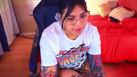 Mia online show from January 9, 3:26 am