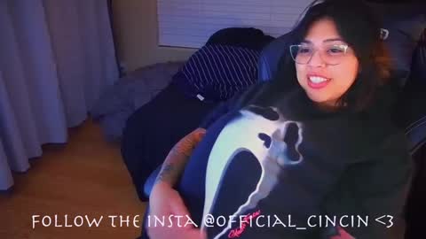 Mia online show from February 6, 7:24 am