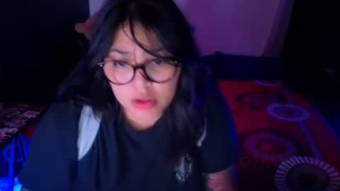 Snapshot of miacanela_xo chatting on June 24, 3:27 am Mia online show from June 24, 3:27 am