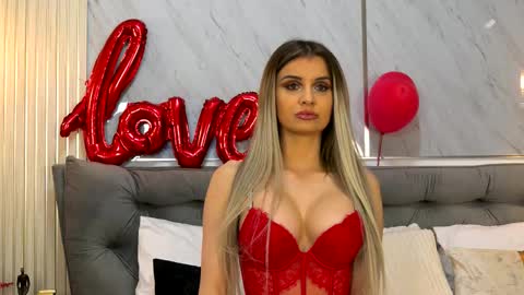 Mia online show from February 24, 9:46 pm