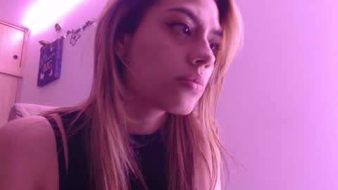 Miia  online show from November 2, 4:04 am